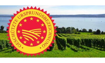 links im Bild das gU Logo, rechts Weinhänge am Bodensee